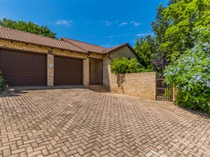 3 Bedroom House in Honeydew Manor