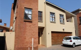3 Bedroom Cluster in Alberante