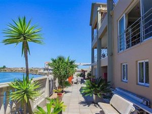 5 Bedroom House in Port Owen