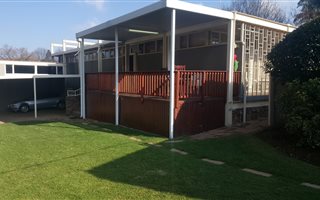 4 Bedroom House in Florida Glen