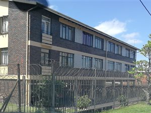 Bachelor apartment in Pinetown Central