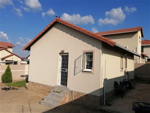 2 Bed House in Bloubosrand