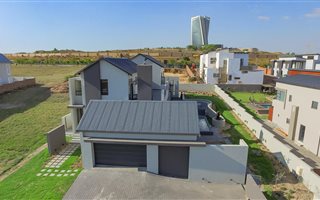 4 Bedroom House in Waterfall Country Estate