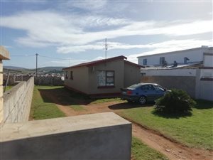 3 Bed House in Uitenhage Central