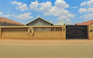 3 Bedroom House in Protea Glen