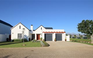 3 Bedroom House in Croydon Olive Estate