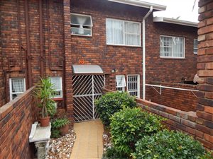 3 Bed Townhouse in Helderkruin