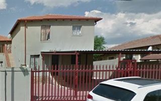 2 Bedroom Apartment in Cosmo City