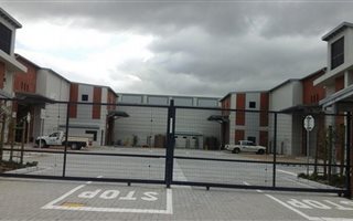 813 m² Commercial space in Brackenfell Industrial
