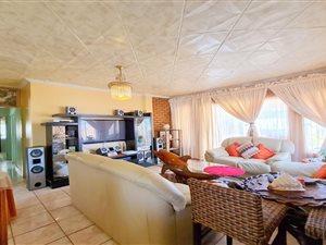 3 Bed House in Flora Park
