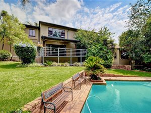 5 Bed House in Weltevreden Park