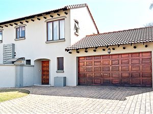 3 Bed House in Monavoni