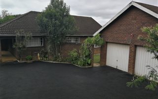 3 Bedroom House in Hayfields