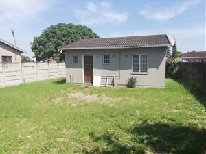 2 Bed House in Aquadene