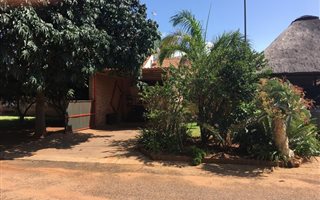 3 Bedroom Townhouse in Mookgophong (Naboomspruit)