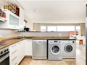 2 Bed Apartment in Green Point