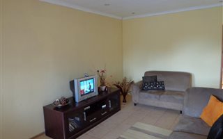 2 Bedroom Apartment in Krugersdorp North