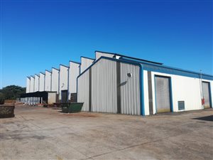 4000 m² Industrial space in Alton