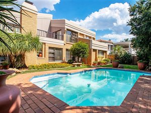 3 Bed House in Silver Lakes Golf Estate