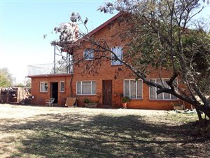 7.5 ha Farm in Kameeldrift East