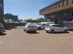 100 m² Commercial space in Edenvale