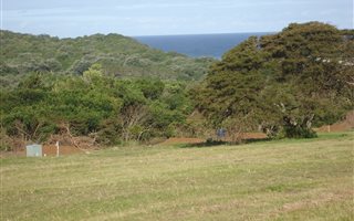 726 m² Land available in Cove Rock