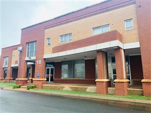 674 m² Commercial space in Hennopspark