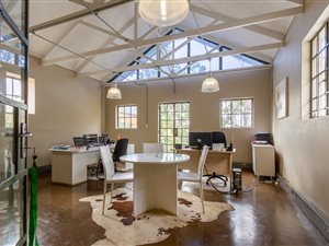 1402 m² Commercial space in Nieuw Muckleneuk