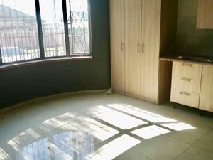 Bachelor apartment in Kenilworth