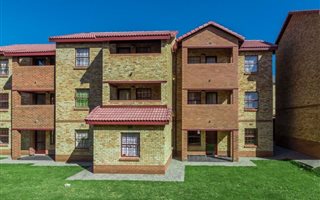 2 Bedroom Apartment in Halfway House