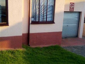 3 Bed House in Clayville