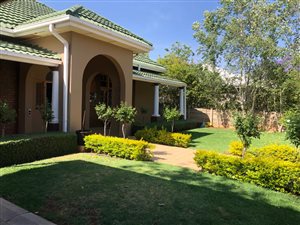 4 Bed House in Memorial Road Area