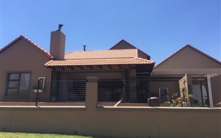 2 Bedroom House in Ifafi