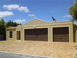 4 Bed House in Blouberg Sands