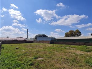 1204 m² Land available in Hennopspark