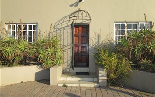 2 Bedroom Garden Cottage in Kyalami AH