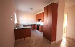 2 Bedroom Apartment in Hazeldean (Silverlakes Surroundings)