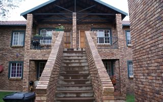 2 Bedroom Townhouse in Elarduspark