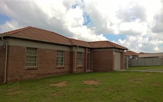 3 Bedroom House in Thatchfield