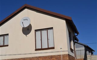2 Bedroom House in Mahube Valley