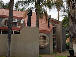 4 Bed House in Flora Gardens