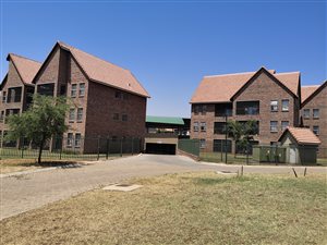 2 Bed Townhouse in Silver Lakes