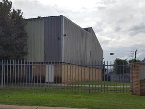 1240 m² Industrial space in Longmeadow