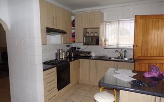 3 Bedroom House in Regents Park