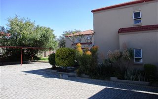 2 Bedroom Townhouse in Safari Gardens