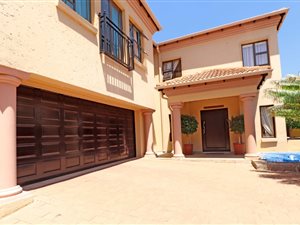 5 Bed House in Highveld