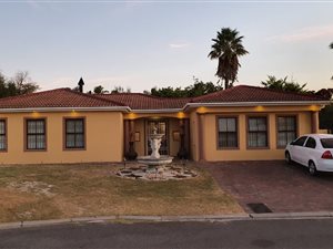 4 Bed House in Amandelsig