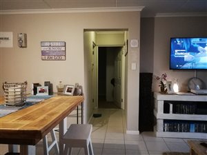 2 Bed Apartment in Burgundy Estate