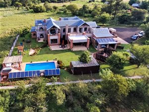 4 Bedroom House in Kromdraai AH