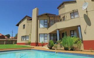 4 Bedroom House in Elandshaven